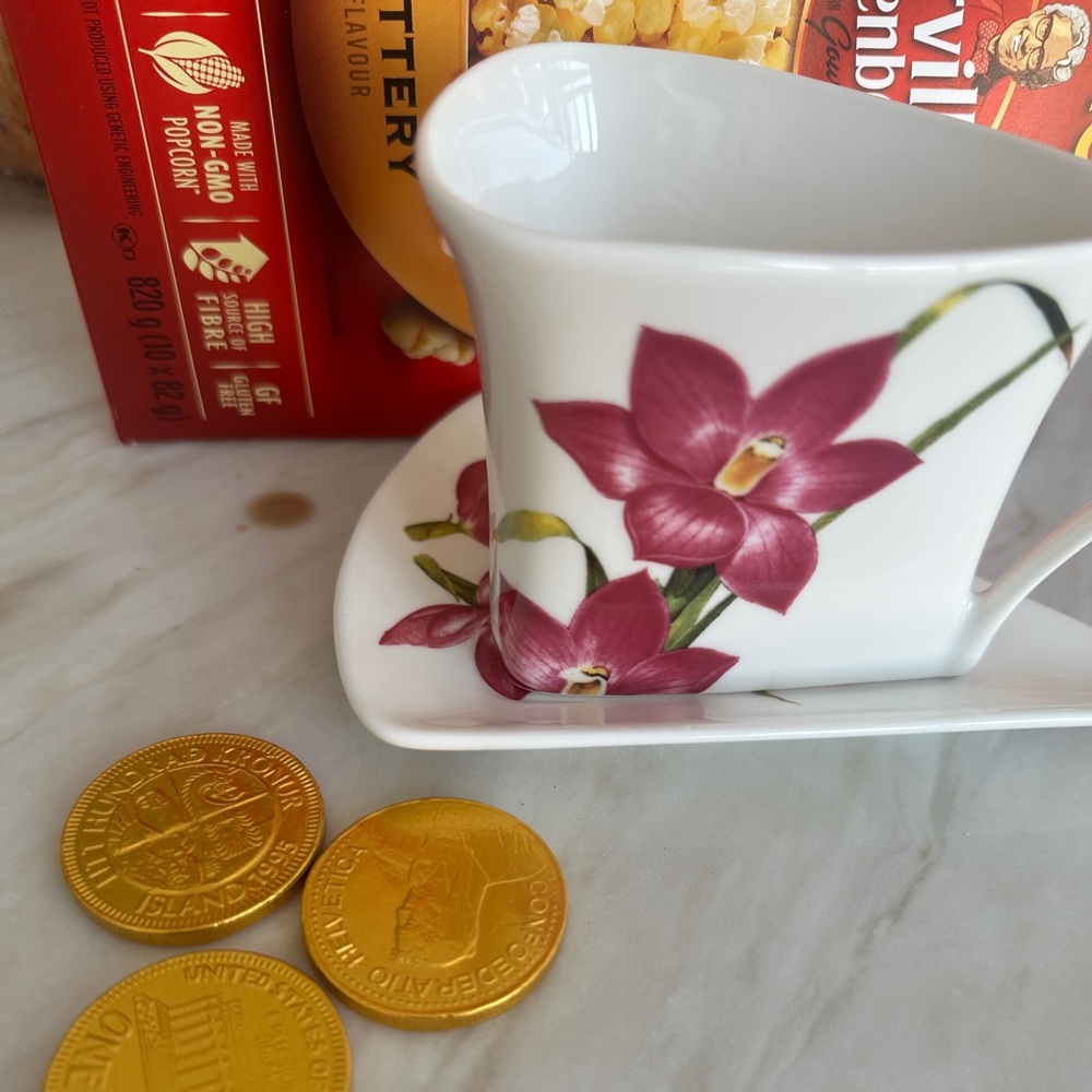 “Meissen® Germany” 🇩🇪 
Orchid Floral Teacup and Saucer